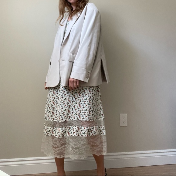 Aritzia Little Moon Floral Dress - limited collection - Picture 6 of 12